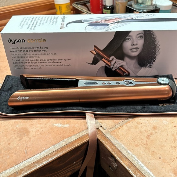 Fer plat Dyson corrale - Picture 1 of 2